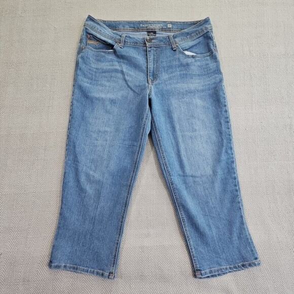 Faded Glory Jeans Women's size 16 (36x22) Blue Medium Wash Mid Rise Cropped - Picture 1 of 16